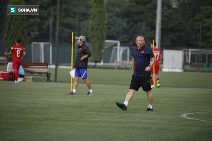 HLV Park Hang-seo từng đối đầu trực tiếp với HLV Akira Nishino HLV Park Hang-seo từng đối đầu trực tiếp với HLV Akira Nishino