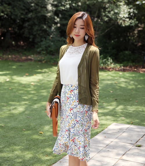 4 gợi ý mix đồ giúp bạn mặc đẹp trong thời tiết giao mùa ẩm ương ảnh 2 Empty