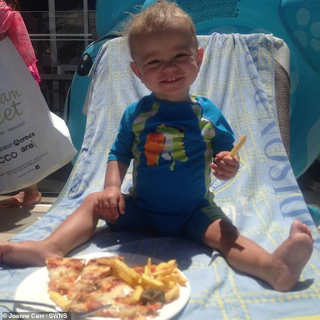 cau be doughie 14 thang cau be doughie 14 thang