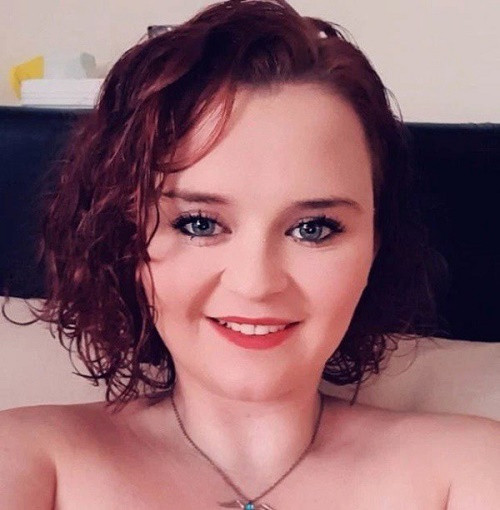 Sau đêm thức khuya xem tivi, cô gái 23 tuổi bị liệt vĩnh viễn - Ảnh 1 Sau đêm thức khuya xem tivi, cô gái 23 tuổi bị liệt vĩnh viễn - Ảnh 1