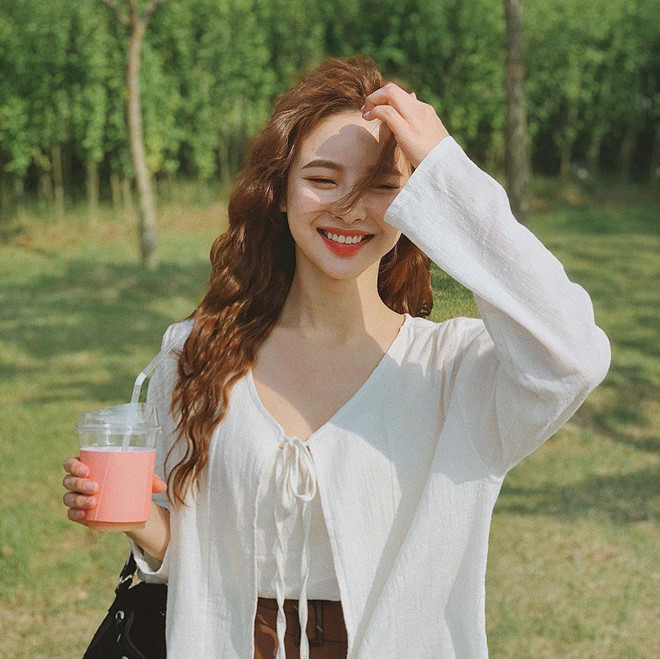 Loạt hot girl Hàn Quốc giống nhau đến mức khó phân biệt ảnh 7 Loat hot girl Han Quoc giong nhau khien dan mang kho long phan biet hinh anh 7