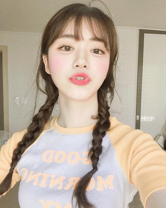 Để kiểu tóc tết như này chắc chắn nàng xinh chẳng kém gái Hàn đâu