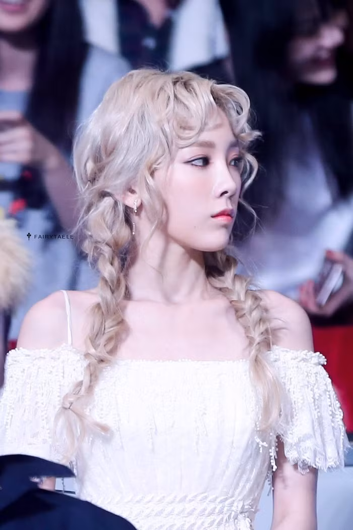 Để kiểu tóc tết như này chắc chắn nàng xinh chẳng kém gái Hàn đâu