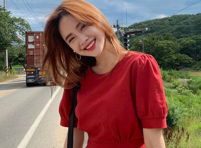 Loạt hot girl Hàn Quốc giống nhau đến mức khó phân biệt
