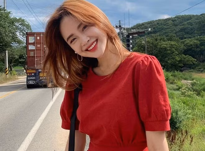 Loạt hot girl Hàn Quốc giống nhau đến mức khó phân biệt