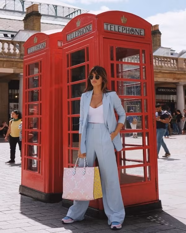 Instagram tuần qua; mùa hè vẫn vô tư diện quần jean với những cách mix đơn giản mà trẻ trung