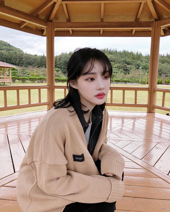 Loạt hot girl Hàn Quốc giống nhau đến mức khó phân biệt ảnh 12 Loat hot girl Han Quoc giong nhau khien dan mang kho long phan biet hinh anh 12