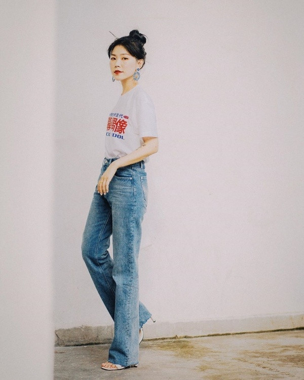 Set đồ đơn giản đẹp “ngút ngàn” cho nàng diện mùa nóng ảnh 3 Instagram tuần qua; mùa hè vẫn vô tư diện quần jean với những cách mix đơn giản mà trẻ trung