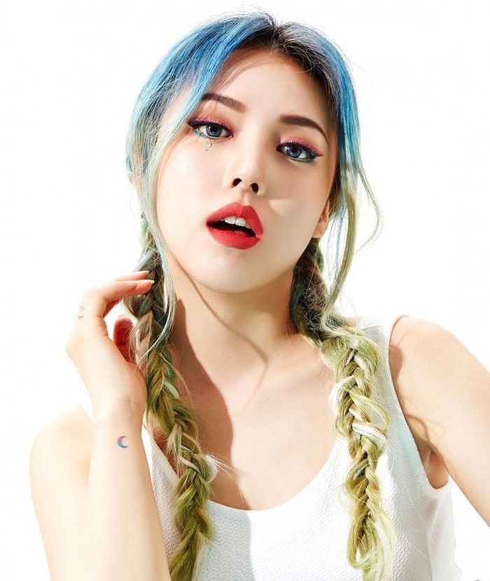 Để kiểu tóc tết như này chắc chắn nàng xinh chẳng kém gái Hàn đâu