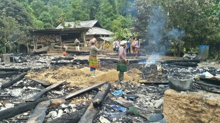 Ngôi nhà anh Páo bị cháy rụi hoàn toàn