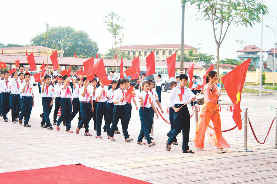 Học sinh Hà Nội trong ngày khai giảng năm học mới. Ảnh: Minh Phong 