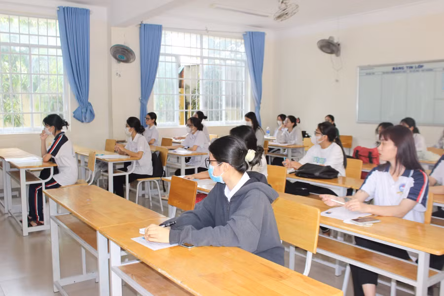 Thí sinh thi tốt nghiệp THPT 2023 tại tỉnh Bà Rịa - Vũng Tàu bắt đầu bước vào ngày thi thứ 2.