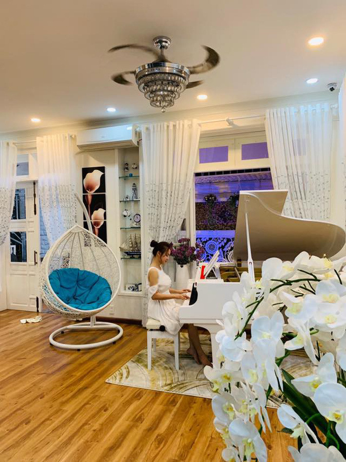 Ngất ngây trước vẻ đẹp biệt thự ngập tràn thiên nhiên của nữ ca sĩ Vy Oanh - Ảnh 5. Ngất ngây trước vẻ đẹp biệt thự ngập tràn thiên nhiên của nữ ca sĩ Vy Oanh - Ảnh 5.