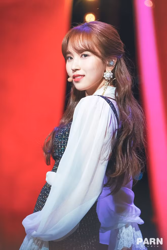 Chỉ cần thay đổi kiểu tóc, loạt mỹ nhân Hàn thay đổi ngoại hình 180 độ ảnh 13 Empty