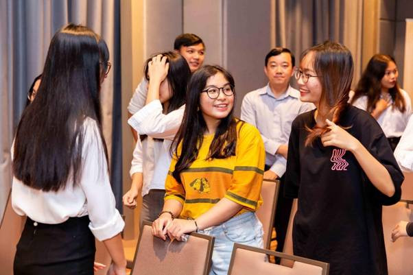 Sinh viên hào hứng tham gia kết nối và tìm hiểu nhau tại hội thảo “Tương lai của tiền tệ và ngành kiểm toán” tại TP HCM ngày 14/08. Sinh viên hào hứng tham gia kết nối và tìm hiểu nhau tại hội thảo “Tương lai của tiền tệ và ngành kiểm toán” tại TP HCM ngày 14/08.