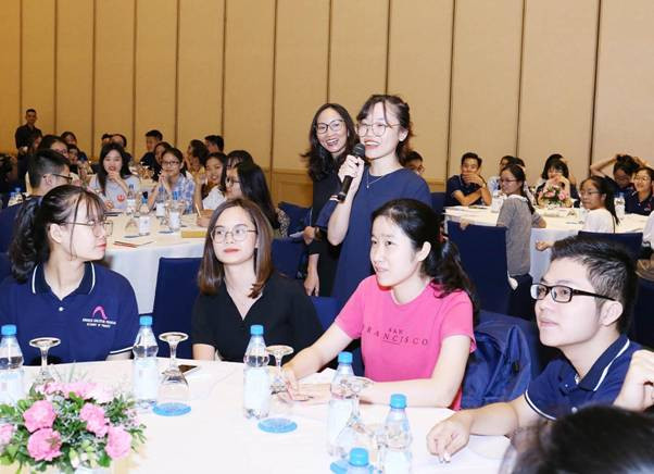 Bạn Nguyễn Thị Thu Thảo, sinh viên Học viện Ngân hàng, chia sẻ kinh nghiệm học tập chương trình CFAB của ICAEW và những kỹ năng học được qua việc tham gia các sự kiện của ICAEW. Bạn Nguyễn Thị Thu Thảo, sinh viên Học viện Ngân hàng, chia sẻ kinh nghiệm học tập chương trình CFAB của ICAEW và những kỹ năng học được qua việc tham gia các sự kiện của ICAEW.
