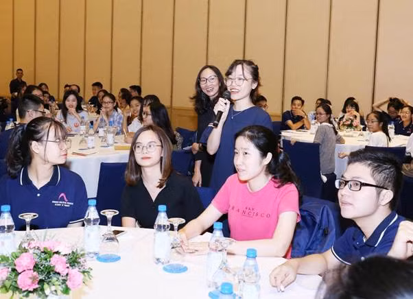 Bạn Nguyễn Thị Thu Thảo, sinh viên Học viện Ngân hàng, chia sẻ kinh nghiệm học tập chương trình CFAB của ICAEW và những kỹ năng học được qua việc tham gia các sự kiện của ICAEW.