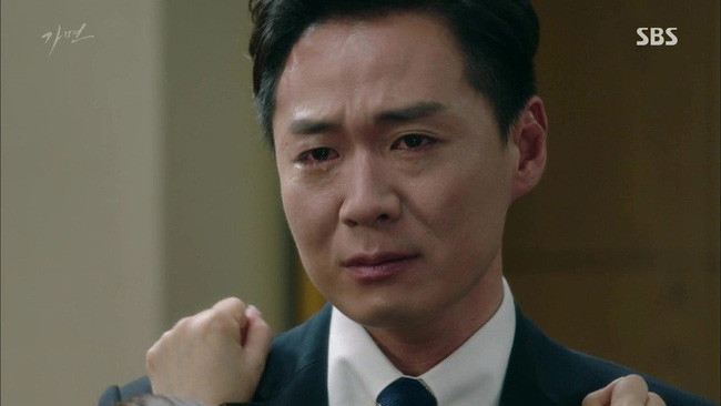 Vợ qua đời nhưng điện thoại vẫn đều đặn nhận khoản tiền kỳ lạ, biết danh tính người gửi, tôi ngã quỵ tại chỗ, chẳng ngờ mình chỉ là con rối ngu ngốc - Ảnh 3. Vợ qua đời nhưng điện thoại vẫn đều đặn nhận khoản tiền kỳ lạ, biết danh tính người gửi, tôi ngã quỵ tại chỗ, chẳng ngờ mình chỉ là con rối ngu ngốc - Ảnh 3.