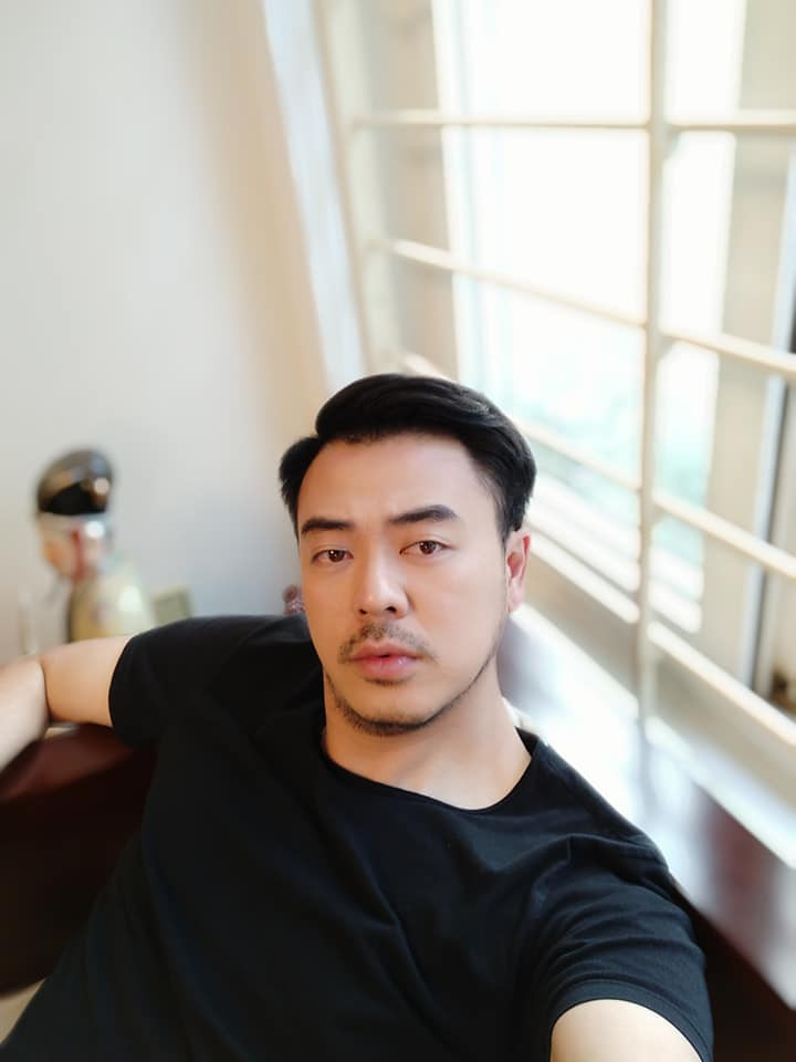 Tuấn Tú thừa nhận phải làm bản thân già đi để hợp vai.