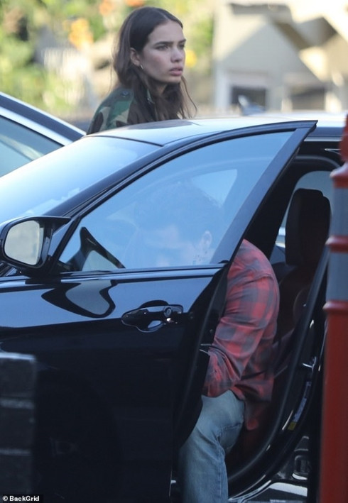 con trai david beckham bật khóc khi cãi vã với bạn gái ngay trên phố hình 10 con trai david beckham bat khoc khi cai va voi ban gai ngay tren pho hinh 10