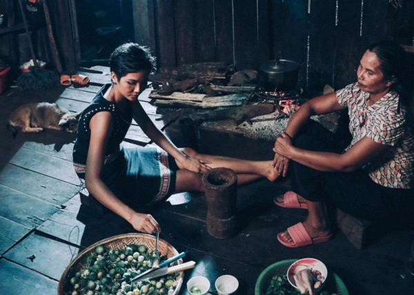 Cuộc sống của H"Hen Niê thay đổi thế nào kể từ khi trở thành Hoa hậu? ảnh 2 Cuộc sống của HHen Niê thay đổi thế nào kể từ khi trở thành Hoa hậu?-3