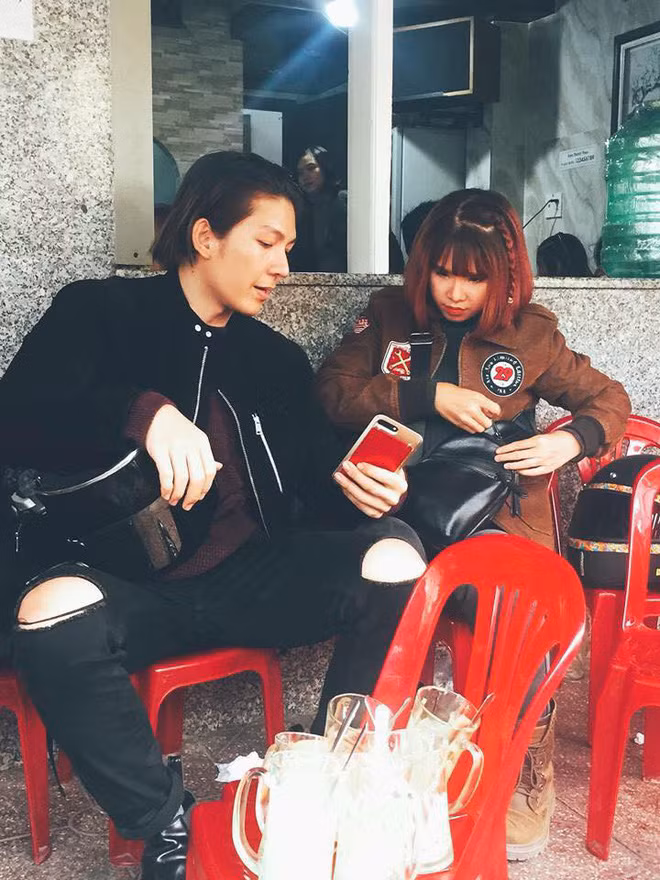 Sau đám cưới, cặp đôi dành khá nhiều thời gian cho những chuyến trải nghiệm đáng nhớ trên xe phân khối lớn. 