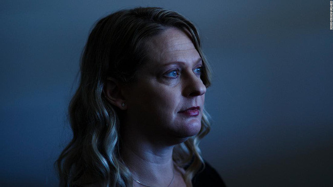 Gãy xương hàm được bảo hiểm 800 triệu, thanh niên mang hết tiền đi ăn chơi đến chết - Ảnh 2. Gãy xương hàm được bảo hiểm 800 triệu, thanh niên mang hết tiền đi ăn chơi đến chết - Ảnh 2.