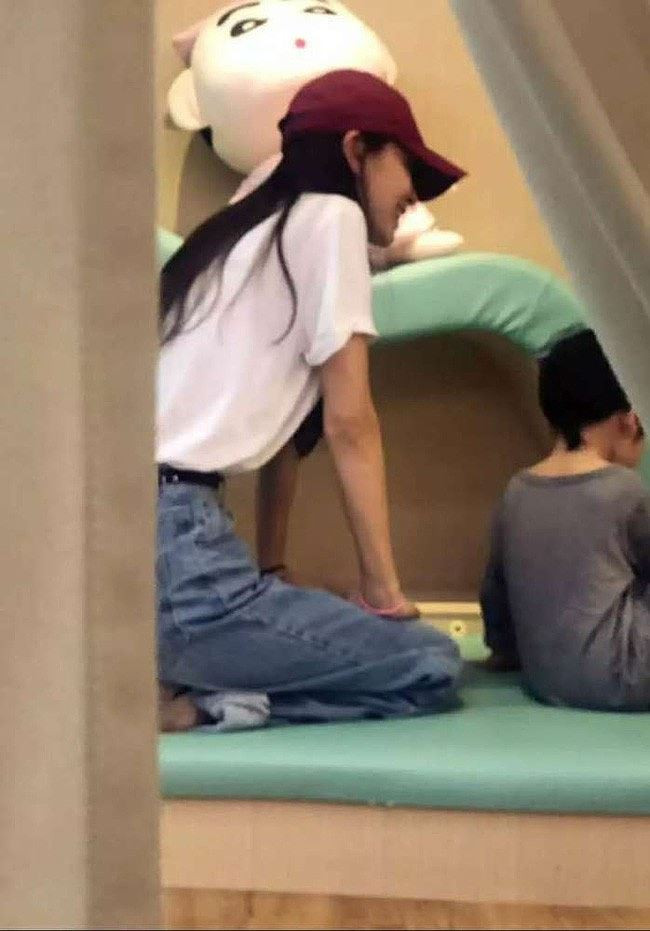 Angelababy rạng ngời giữa tin đồn ly hôn Huỳnh Hiểu Minh ảnh 3 Angelababy-Huỳnh Hiểu Minh ly hôn - ảnh 3