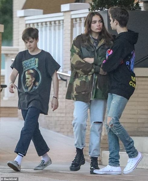 con trai david beckham bật khóc khi cãi vã với bạn gái ngay trên phố hình 7 con trai david beckham bat khoc khi cai va voi ban gai ngay tren pho hinh 7