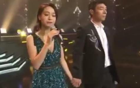 Huỳnh Tâm Dĩnh công khai cắm sừng Mã Quốc Minh khi đặt ảnh nền điện thoại đôi với Hứa Chí An ảnh 5