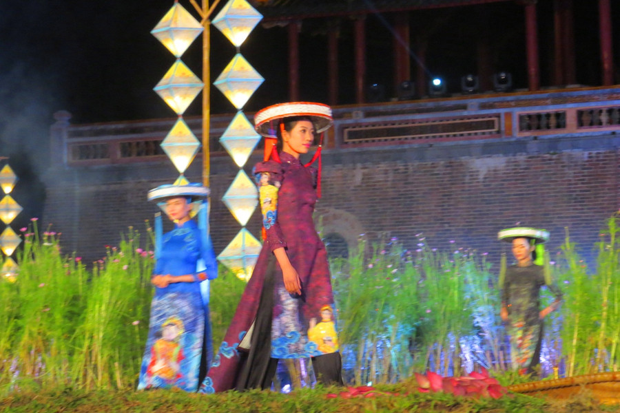 Bộ sưu tập của nhà thiết kế Trần Thanh Mẫn