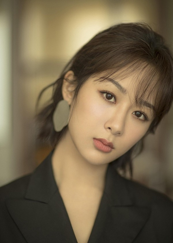 Người đàn ông mất gần 6 tỷ cho bạn gái ảo lấy ảnh Dương Tử làm avatar ảnh 2 Người đàn ông mất gần 6 tỷ đồng để chi tiền cho bạn gái ảo lấy ảnh Dương Tử làm avatar