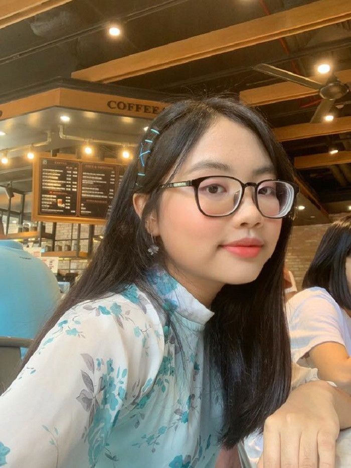 Phương Mỹ Chi thay đổi thế nào sau khi bị chỉ trích mặc gợi cảm? ảnh 9 Phuong My Chi thay doi the nao sau khi bi chi trich mac goi cam, khong phu hop voi lua tuoi? hinh anh 10