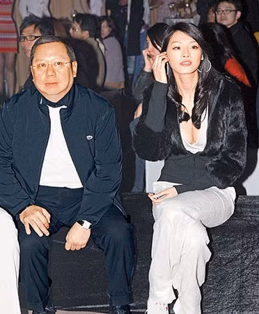 Gia tộc phong lưu nhất Hong Kong: Anh hẹn hò thiếu nữ đáng tuổi cháu, em chuyên săn minh tinh - Ảnh 7.