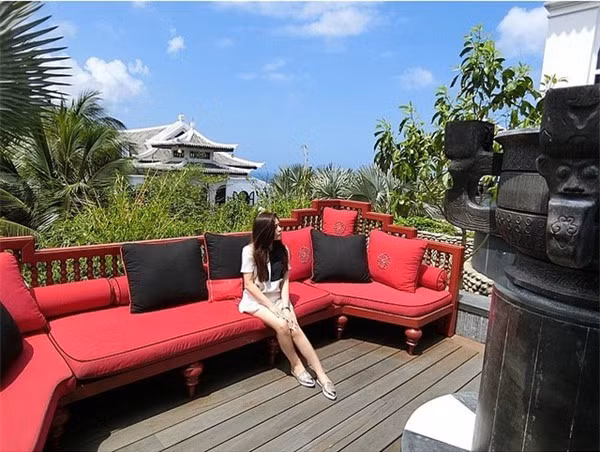 Cuộc sống thượng lưu bên trời Tây của hot girl thừa kế đình đám Việt Nam-11