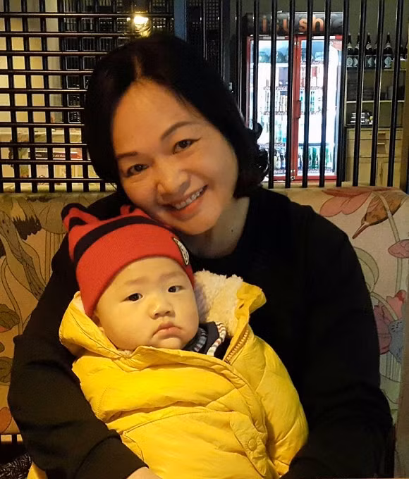 Khoe ảnh ngày bé, "My sói" Thu Quỳnh hé lộ nhan sắc mẹ ruột trẻ đẹp đến ngỡ ngàng ảnh 5 Khoe ảnh ngày bé, My sói Thu Quỳnh hé lộ nhan sắc mẹ ruột thời trẻ đẹp đến ngỡ ngàng-5