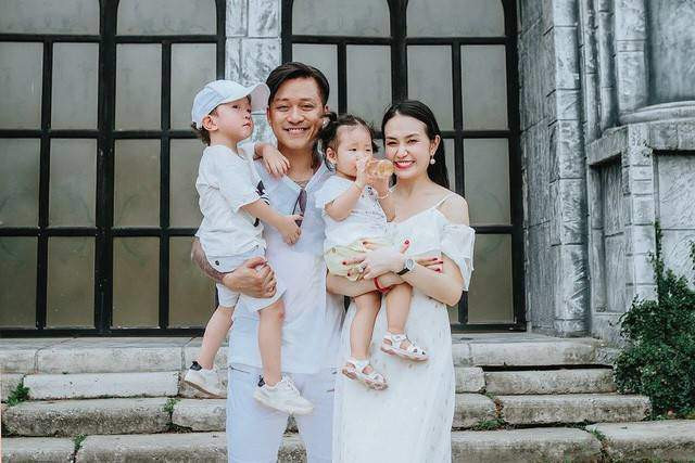 Tuấn Hưng sơ hở để lộ nhan sắc đời thực của bà xã, có lung linh như trên ảnh? ảnh 8 Tuấn Hưng sơ hở để lộ nhan sắc đời thực của bà xã, có lung linh như trên ảnh? ảnh 8