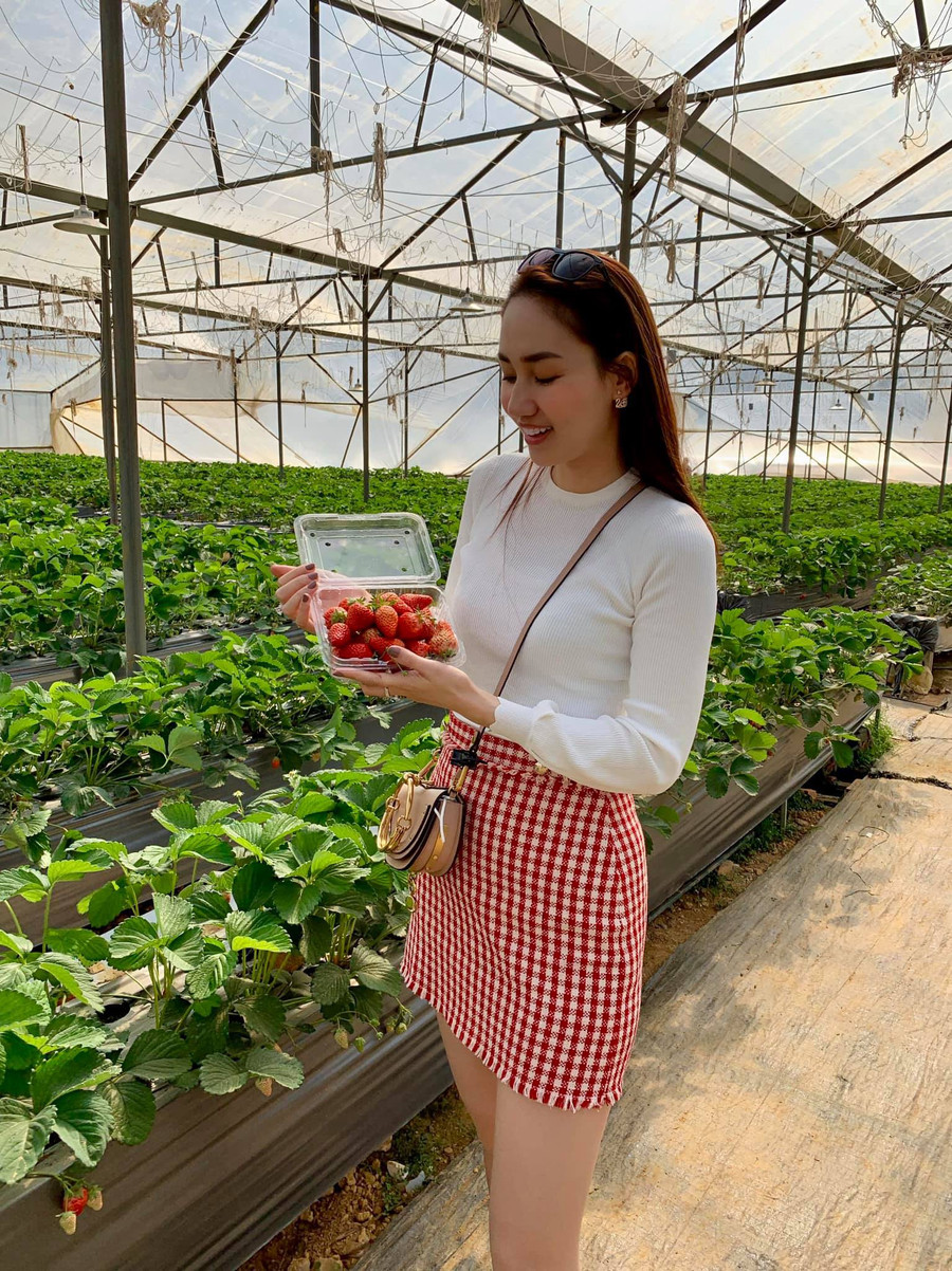 Cuộc sống như “bà hoàng” của chị em Á hậu Trà My - Thanh Tú sau khi kết hôn với chồng đại gia ảnh 13 Cuộc sống như “bà hoàng” của chị em Á hậu Trà My - Thanh Tú sau khi kết hôn với chồng đại gia ảnh 13