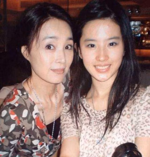 Là đại mỹ nhân, nhưng chỉ vì điều này mà Lưu Diệc Phi bị cho là xấu nhất nhà ảnh 9