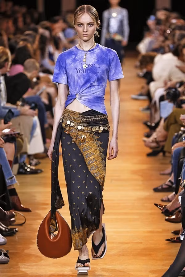 7 kiểu áo gây sốt mùa hè năm nay ảnh 6 7 kiểu áo là mốt của hè năm nay