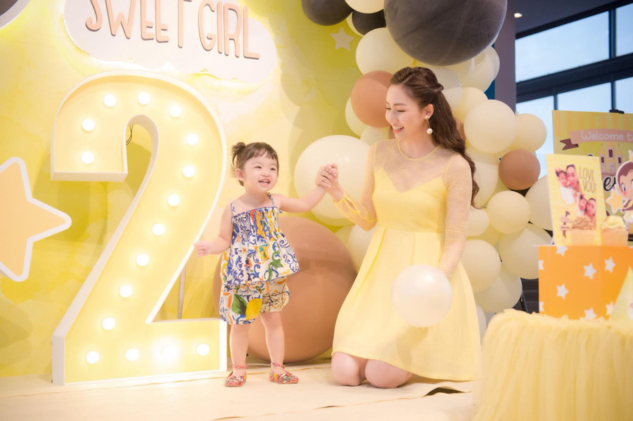 Cuộc sống như “bà hoàng” của chị em Á hậu Trà My - Thanh Tú sau khi kết hôn với chồng đại gia ảnh 15 Cuộc sống như “bà hoàng” của chị em Á hậu Trà My - Thanh Tú sau khi kết hôn với chồng đại gia ảnh 15