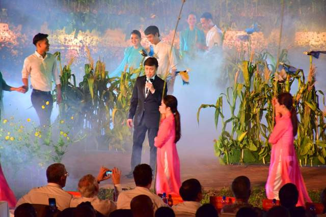 Công chúng xứ Huế được thưởng thức giọng ca ngọt ngào đến từ ca sĩ Tuấn Ngoc