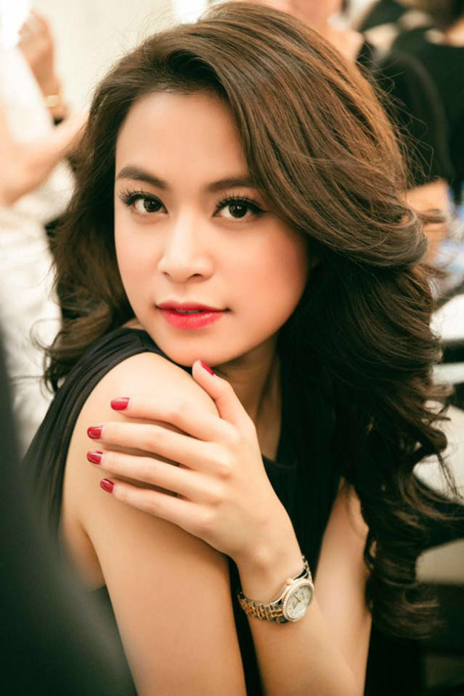Đỉnh cao nhan sắc của Hoàng Thùy Linh tuổi 31: Từ nhà ra phố luôn gợi cảm hình ảnh 2 dinh cao nhan sac cua hoang thuy linh tuoi 31: tu nha ra pho luon goi cam hinh anh 2