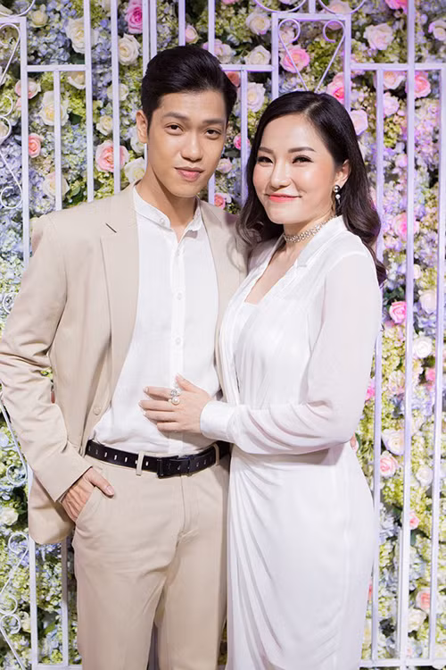 Hiền Sến thường dành nhiều lời ngợi khen tới bạn gái trên báo chí, mạng xã hội.