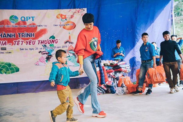 Cuộc sống của H"Hen Niê thay đổi thế nào kể từ khi trở thành Hoa hậu? ảnh 8 Cuộc sống của HHen Niê thay đổi thế nào kể từ khi trở thành Hoa hậu?-9