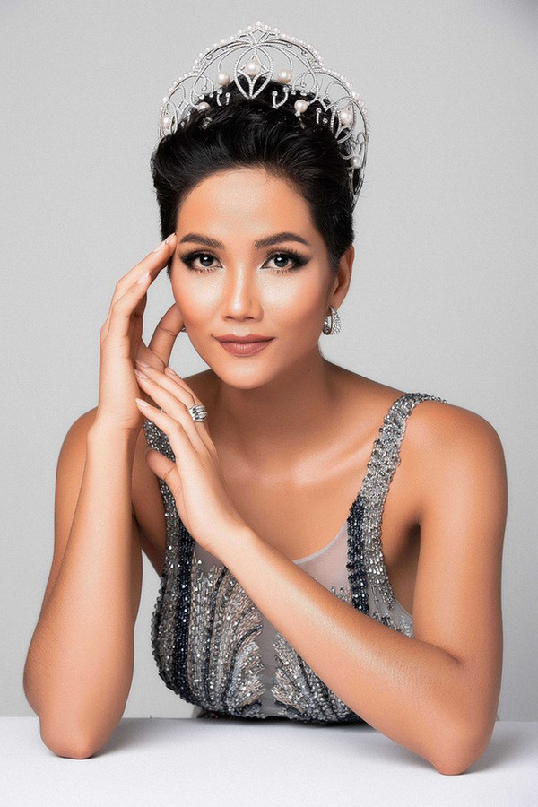 Bất ngờ trước câu nói của Sơn Tùng M-TP khiến hoa hậu HHen Niê trở thành Sky chính hiệu!