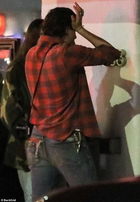 con trai david beckham bật khóc khi cãi vã với bạn gái ngay trên phố hình 11 con trai david beckham bat khoc khi cai va voi ban gai ngay tren pho hinh 11