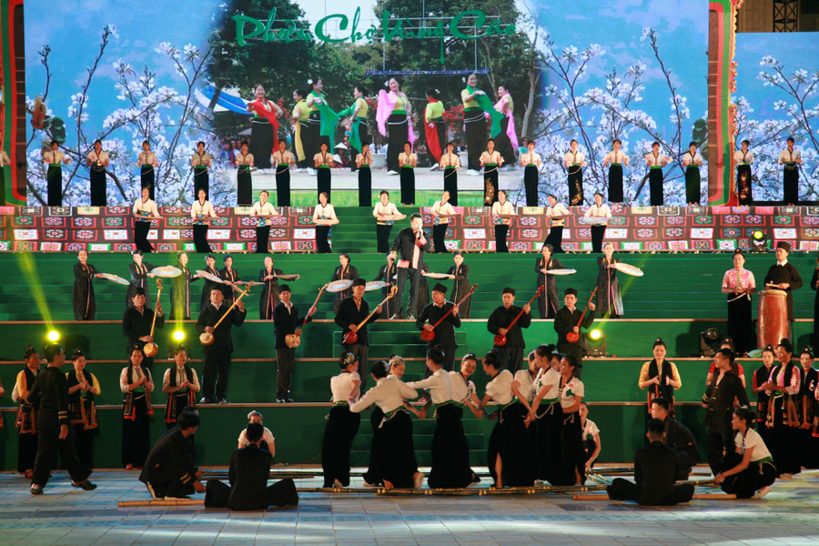Nhiều tiết mục đặc sắc trình diễn trong đêm khai mạc.