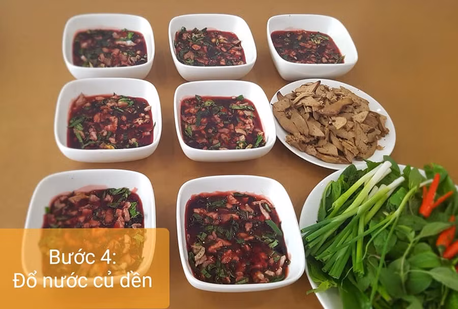 Cách làm tiết canh củ dền ngon chẳng kém hàng thật ảnh 4