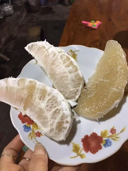 bưởi vàng óng, bưởi lạ, bưởi lạ ở chợ Hà Nội, bưởi Việt Nam, bưởi Tàu, bưởi Trung Quốc